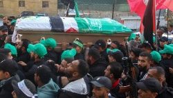 Un momento del funerale di Hammoud, ucciso assieme al numero 2 di Hamas a Beirut