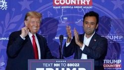 Donald Trump remporte le caucus de l'Iowa ce lundi 15 janvier, notamment avec le soutien du candidat républicain Vivek Ramaswamy. 