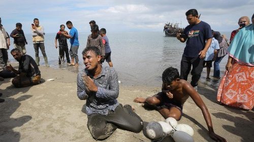 Myanmar, i Rohingya senza cittadinanza ma costretti ad arruolarsi nell'esercito