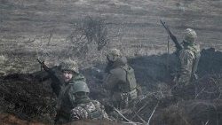 Ukrainische Soldaten bei einer Übung in der Donetzk-Region