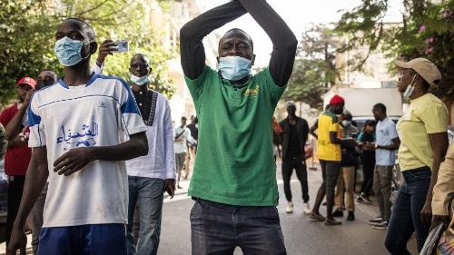 Report des élections au Sénégal: Mgr Ndiaye, invite à tout résoudre dans la paix