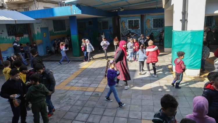 Palästinensische Flüchtlingskinder auf dem Gelände einer durch UNRWA betriebenen Schule in Beirut