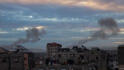 La città di Rafah colpita dai raid israeliani
