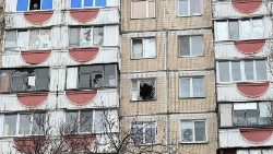 Des facades à Belgorod, partiellement détruites, le 15 février 2024. 