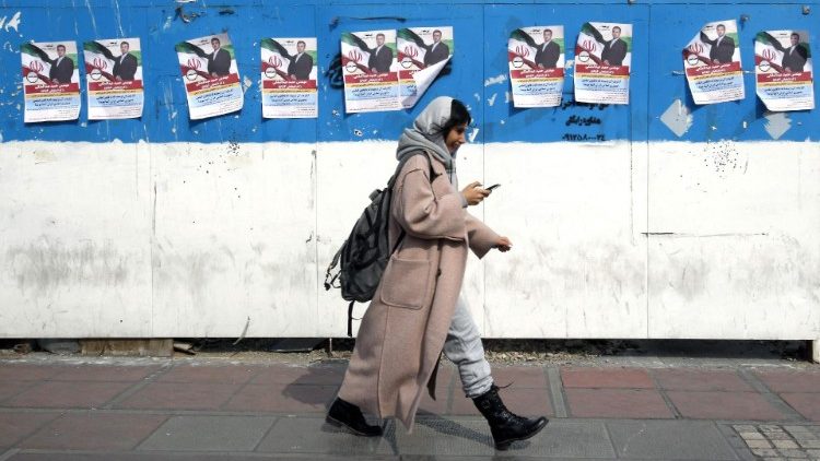 Dans les rues de Téhéran, les affiches électorales, le 22 février 2024. 