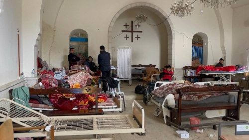 À l'intérieur de l'église baptiste de Gaza-ville, transformée en hôpital de fortune, le 20 février 2024. 