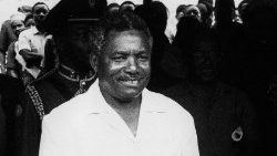 Ali Hassan Mwinyi (1925-2024), deuxième président de la République Unie de Tanzanie (1985-1994)