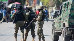 हैती में तैनात पुलिसकर्मी
