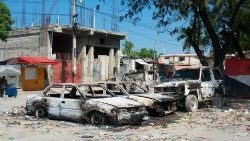 Изгорени автомобили в Порт-о-Пренс, 9 март 2024
