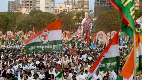 Jesuit zu Indien vor der Wahl: Demokratie steht auf dem Spiel