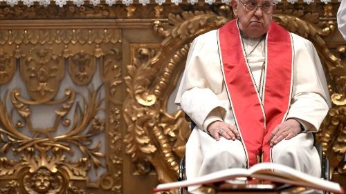 Papst Franziskus bei Trauerfeier für Kardinal Cordes