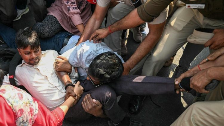 Police detain supporters of Aam Aadmi opposition Party (AAP) at a protest in New Delhi on March 22, 2024