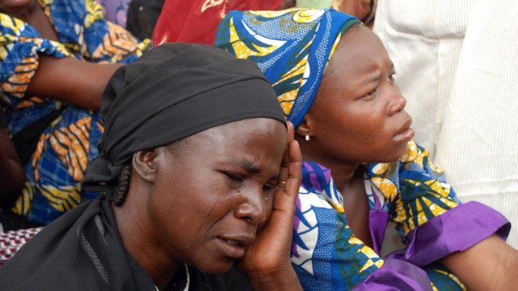 Das Archivbild zeigt Mütter einiger Schülerinnen von Chibok, die 2014 von Boko Haram Islamisten entführt wurden. Einige der Mädchen sind bis heute vermisst.