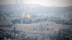 Jerusalem nach den - zum Glück fast ganz abgewehrten - Attacken Irans 