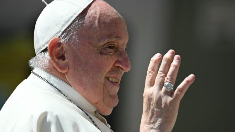 "Buon onomastico!", gli auguri al Papa nella festa di San Giorgio
