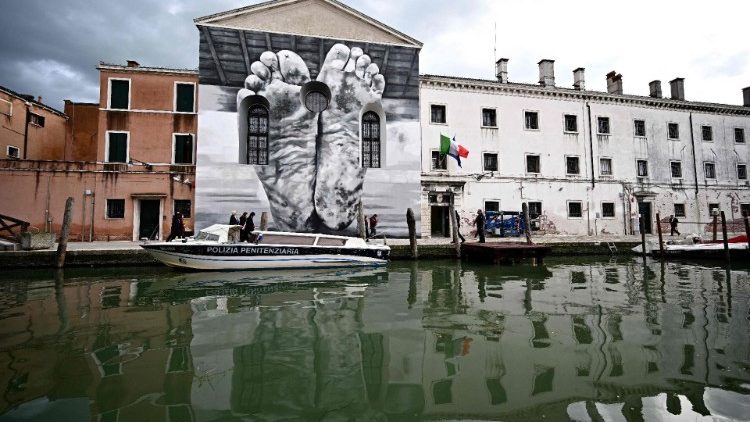Une oeuvre sur les murs de Venise. 