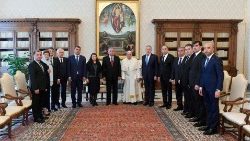 教宗与塔吉克斯坦总统及随行人员