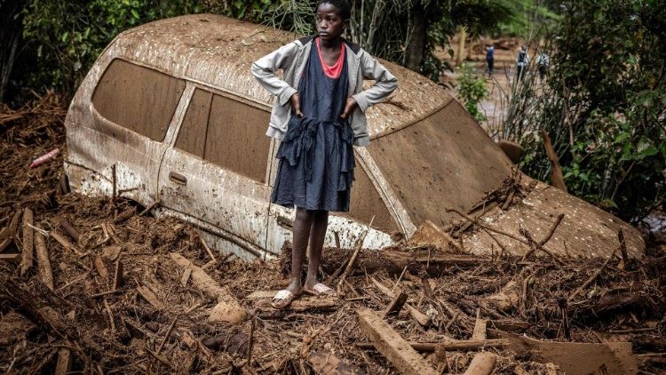 
                    Quênia: situação dramática pelas inundações é prejudicada por rompimento de barragem
                