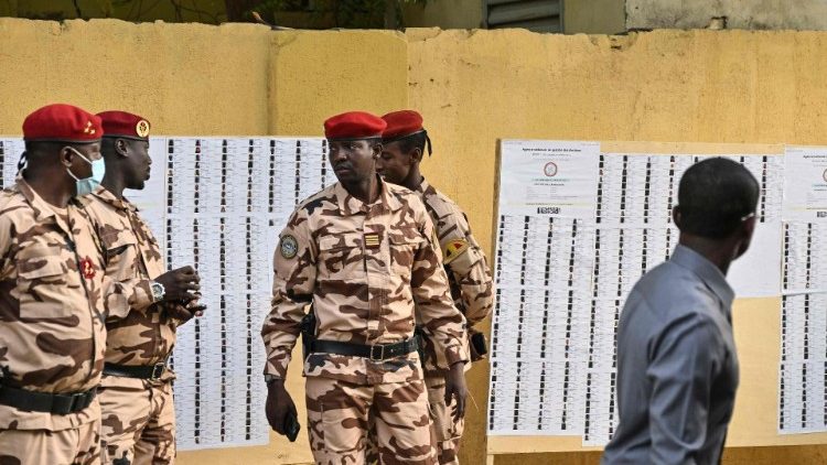 Chadians head to the polls for presidential elections - Vatican News
