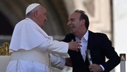 Auf Tuchfühlung: Papst und (Fast-Papst) Benigni