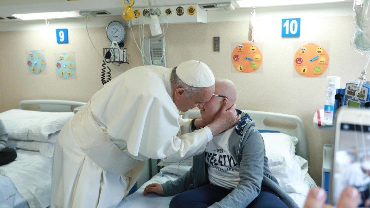 Papa Francisco no hospital em São Giovanni Rotondo