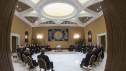 Pedofilia: incontro del Papa con vescovi del Cile