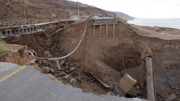 Jordanijo so prizadele hude poplave