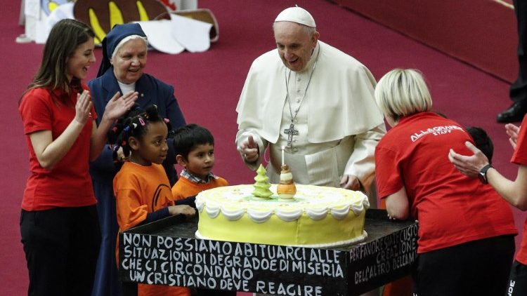 pope-francis-during-audience-with-children-an-1544963928109.jpg