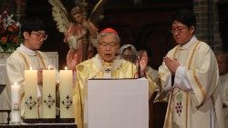 Le cardinal Andrew Yeom Soo-jung, ici lors de la messe de la nuit de Noël du 24 décembre 2018 en la cathédrale de Séoul.