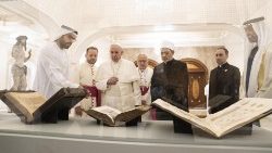 Papa Françesku gjatë vizitës historike në Emiratet e Bashkauara Arabe