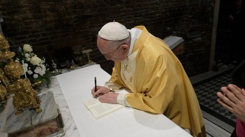 ロレート訪問：教皇、若者テーマのシノドス後の「使徒的勧告」に署名