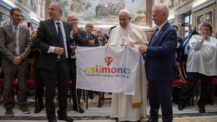 Papa Franjo s članovima Talijanskoga sportskog centra; Vatikan, 11. svibnja 2019.