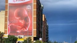 Plakat gegen Abtreibungen in Rom