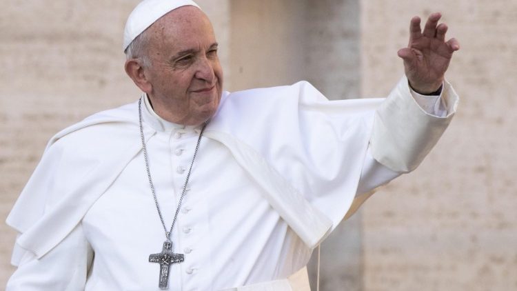 Påven Franciskus hälsar på pilgrimerna vid audiensen 18 september 2019