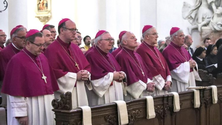 Deutsche Bischöfe bei ihrer Vollversammlung in Fulda Ende September