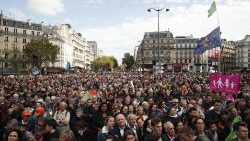 Francuzi demonstrowali w Paryżu przeciw in vitro bez ojca