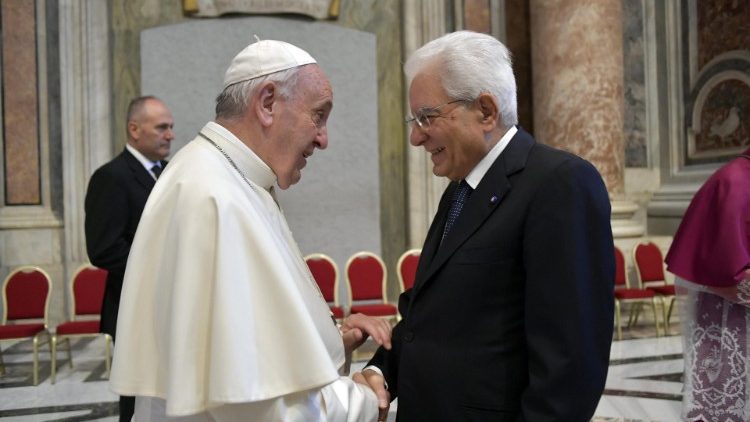 프란치스코 교황과 마타렐라 이탈리아 대통령