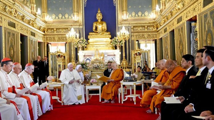 教宗訪問泰國佛教最高領袖