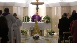 Santa Marta: Messe mit dem Papst