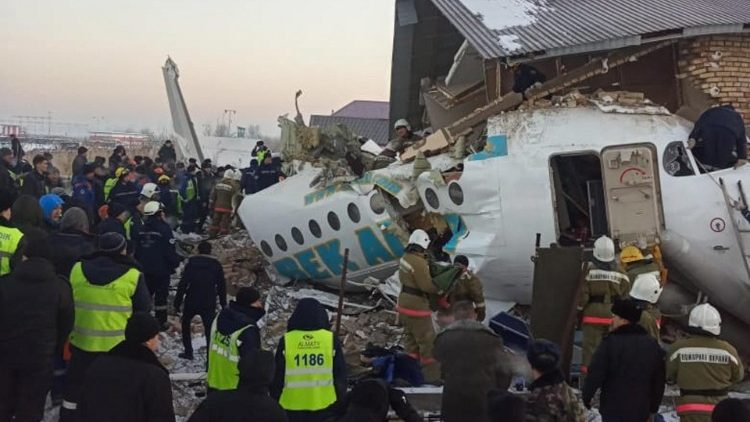 Prizorišče letalske nesreče v Kazahstanu.