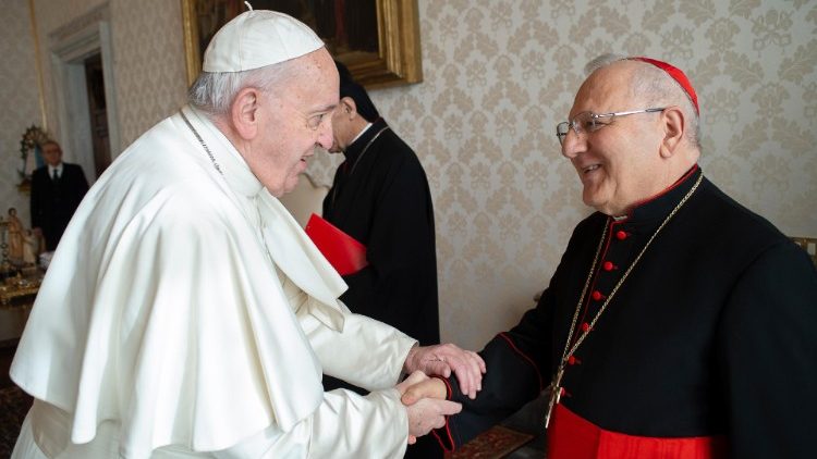 Pápež František s patriarchom kardinálom Louisom Raphaëlom Sakom