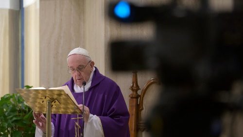 Frühmesse: Franziskus betet für alle, die in den Medien arbeiten