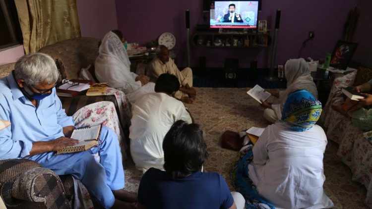 Pakistanskí kresťania slávili veľkonočné sviatky v domácnosti (Karáčí, 10. apríl 2020)