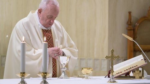 Narodiť sa z Ducha – ranná omša pápeža Františka s modlitbou za politikov