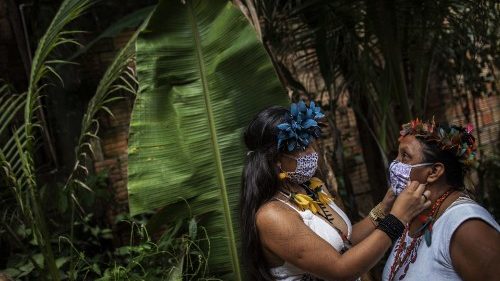 Brésil: à Manaus face à la pandémie, un réseau d'écoute spirituelle