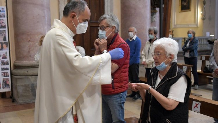 La Iglesia ha llamado permanentemente a respetar las medidas sanitarias durante las celebraciones litúrgicas. 