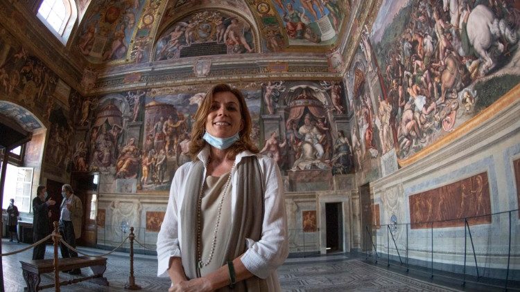 Museumsdirektorin Barabra Jatta während der Corona-Pandemie in den Vatikanischen Museen