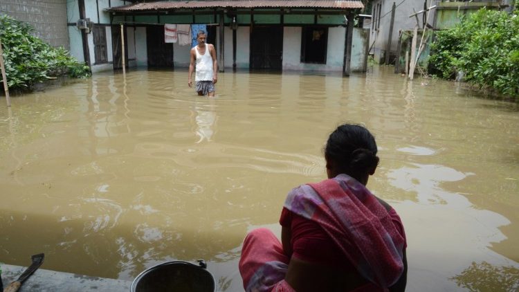 印度東北部遭受洪水災害