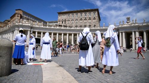 Папа изменил правила учреждения новых монашеских институтов