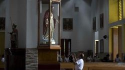 Muitos fiéis nicaraguenses participaram de um dia de oração após ataque contra a Catedral de Manágua